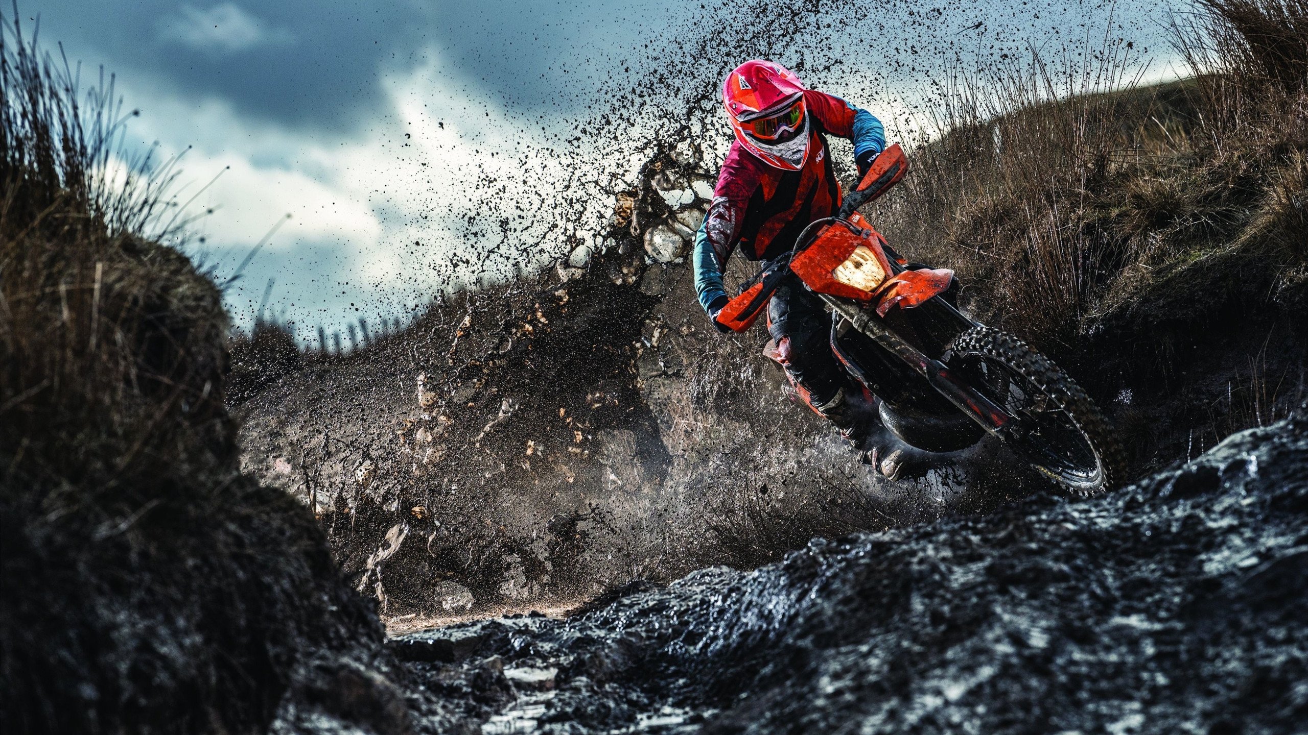 无人机载摄像：带你近距离感受极速，无人机lyzrc